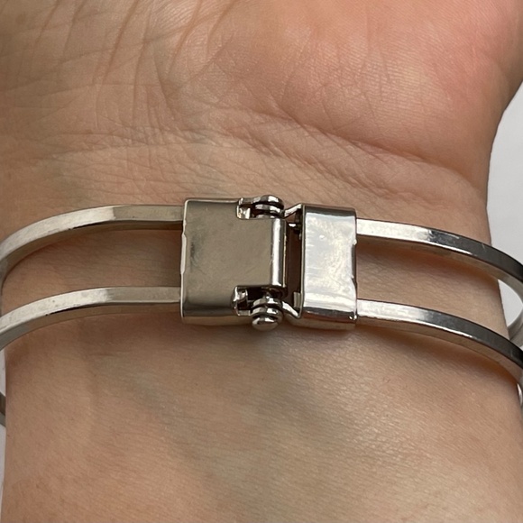 Juicy Couture Clear Crystal Heart Hinged, Clamper silver tone bracelet - Picture 3 of 5